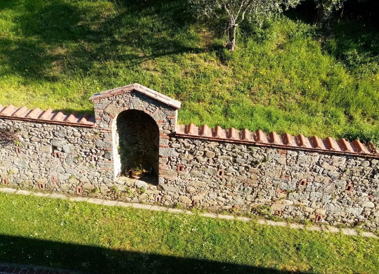 Alloggi In Villa Storica Pescia Luaran gambar