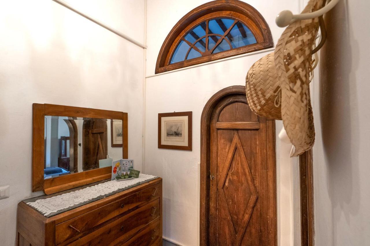 Alloggi In Villa Storica Pescia Luaran gambar