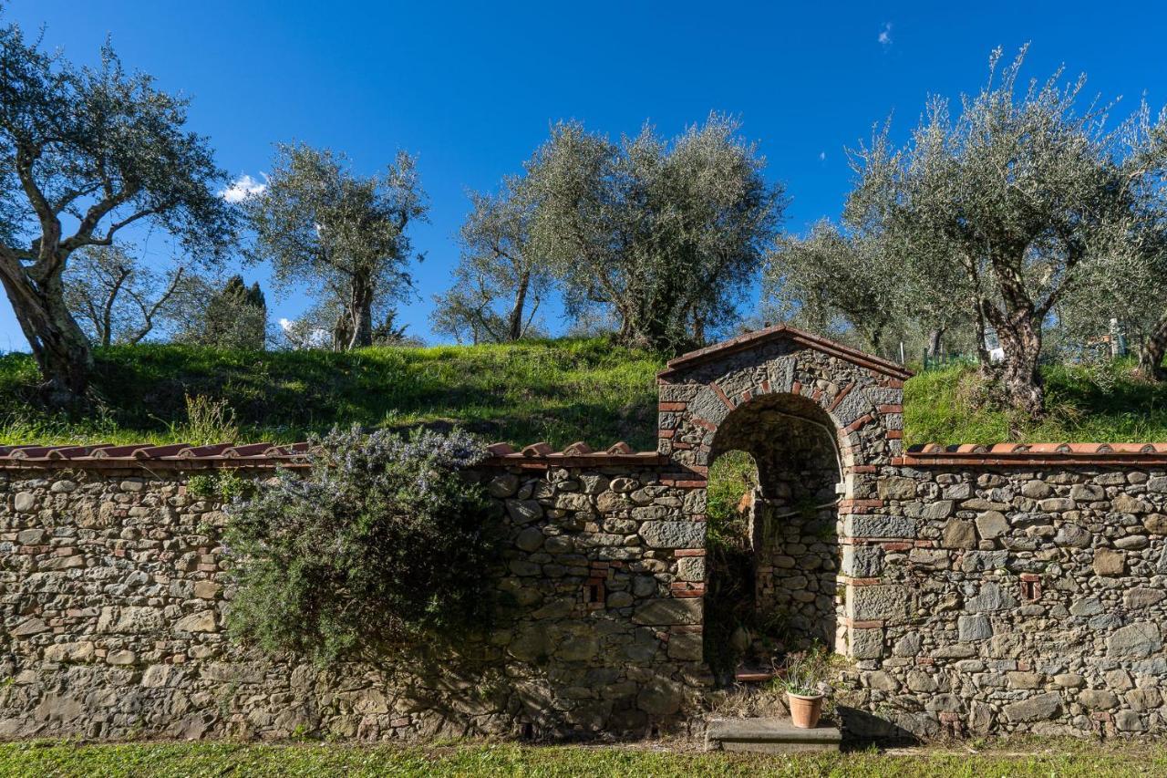 Alloggi In Villa Storica Pescia Luaran gambar